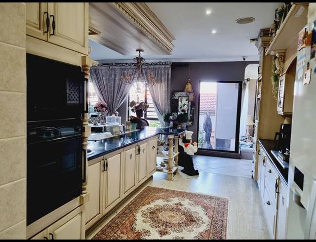 4 BEDROOM HOUSE FOR SALE IN SAFARI GARDENS